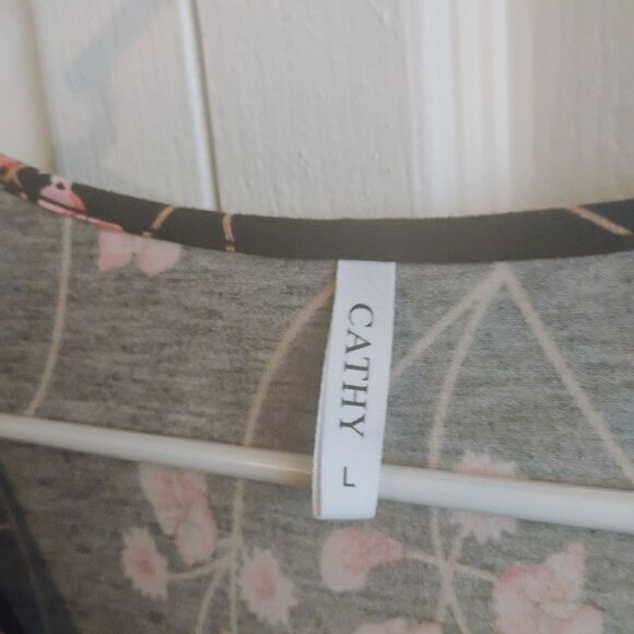 Pink and Black Ruffled Flutter Sleeve Tunic - Picture 4 of 12